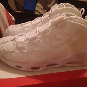 New  pair of Air max uptempo '95 size 10 men